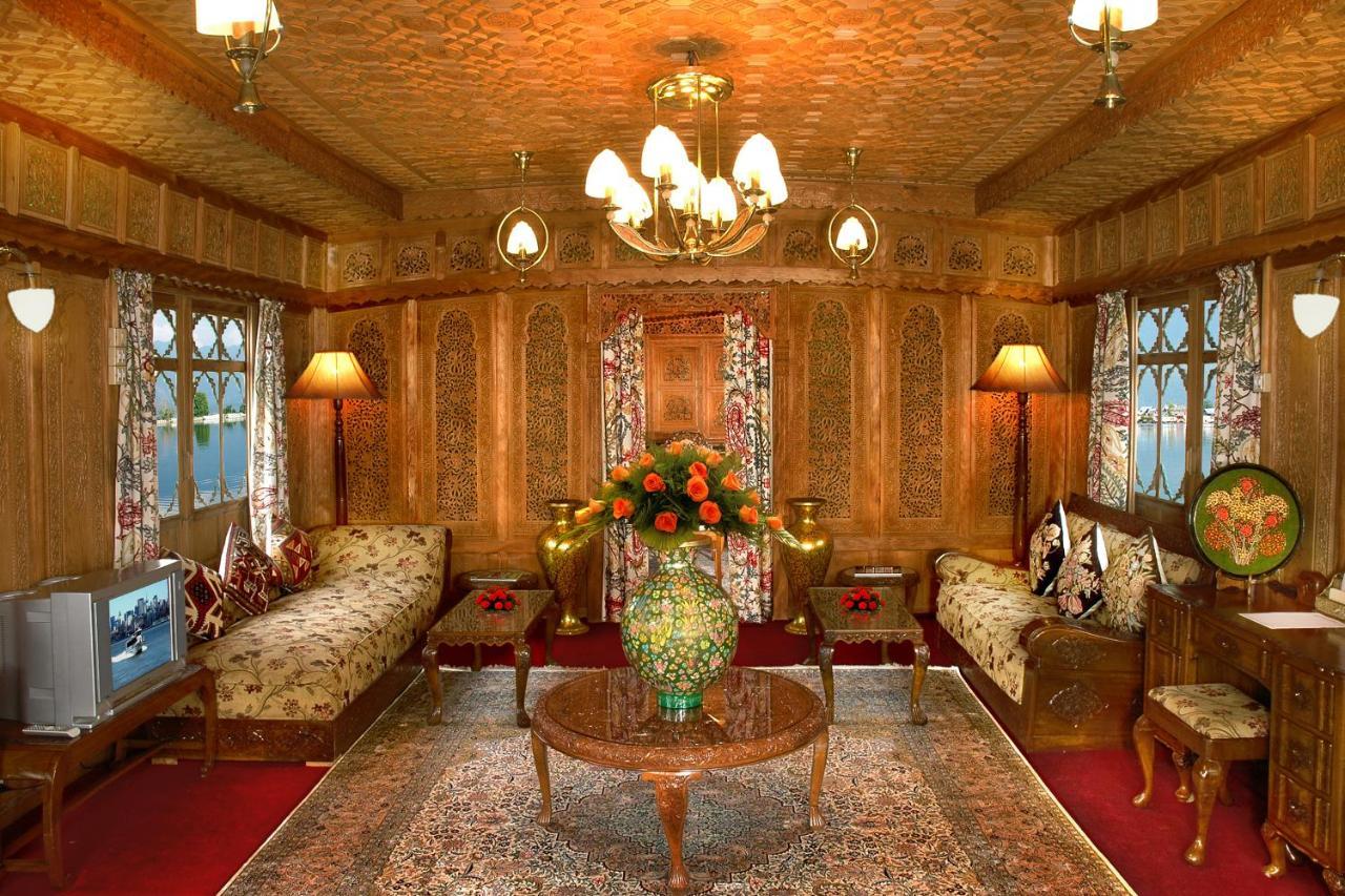 Welcomheritage Gurkha Houseboats Srīnagar Екстериор снимка