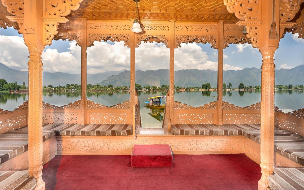 Welcomheritage Gurkha Houseboats Srīnagar Екстериор снимка