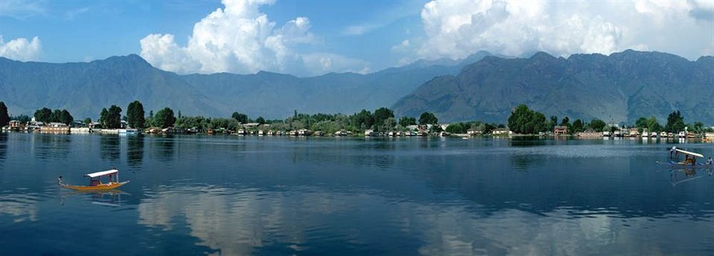 Welcomheritage Gurkha Houseboats Srīnagar Екстериор снимка